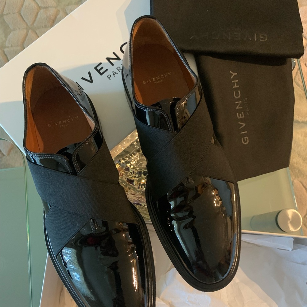 GIVENCHY - Picture 2 of 9